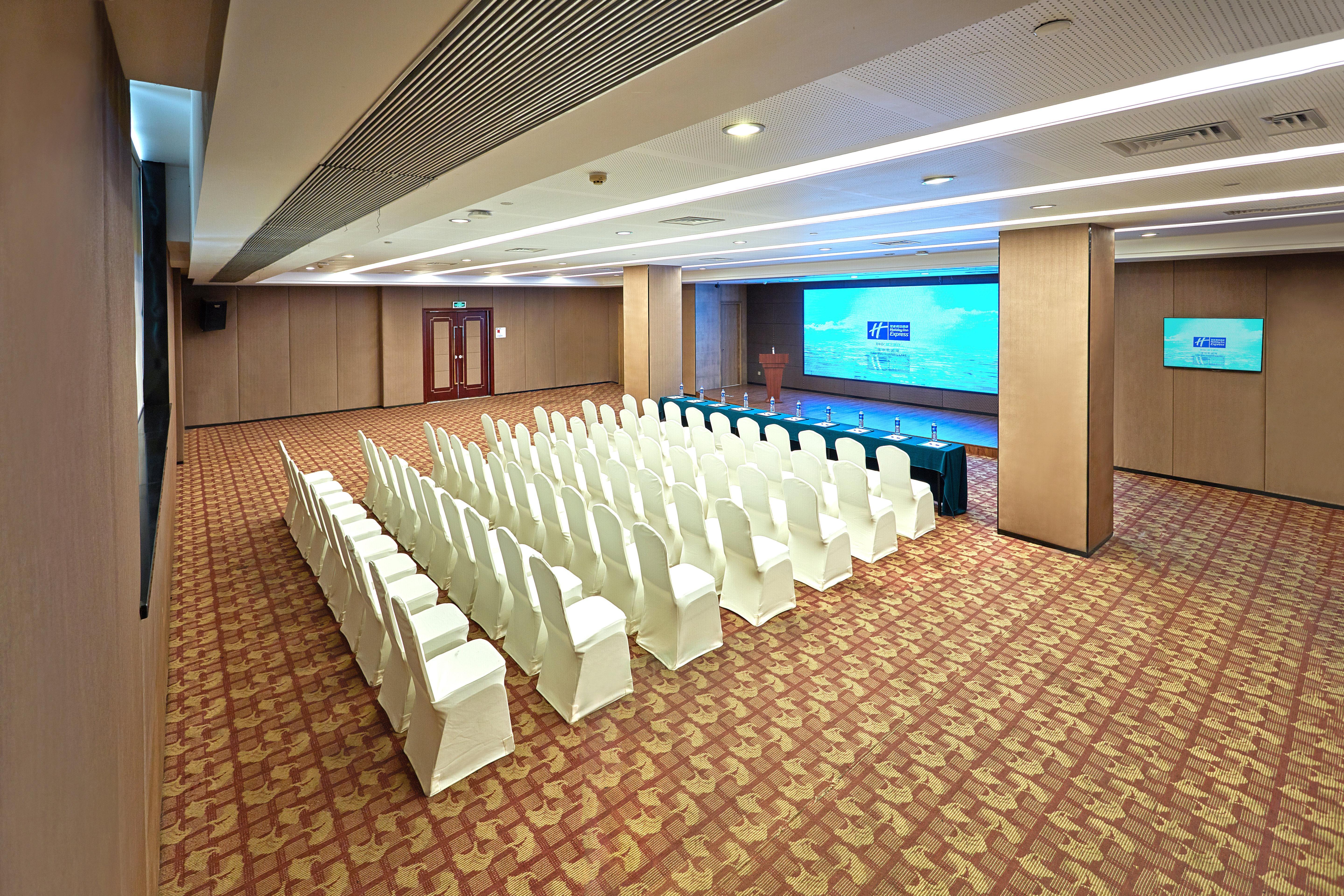 Holiday Inn Express Nanjing Xuanwu Lake By Ihg Buitenkant foto