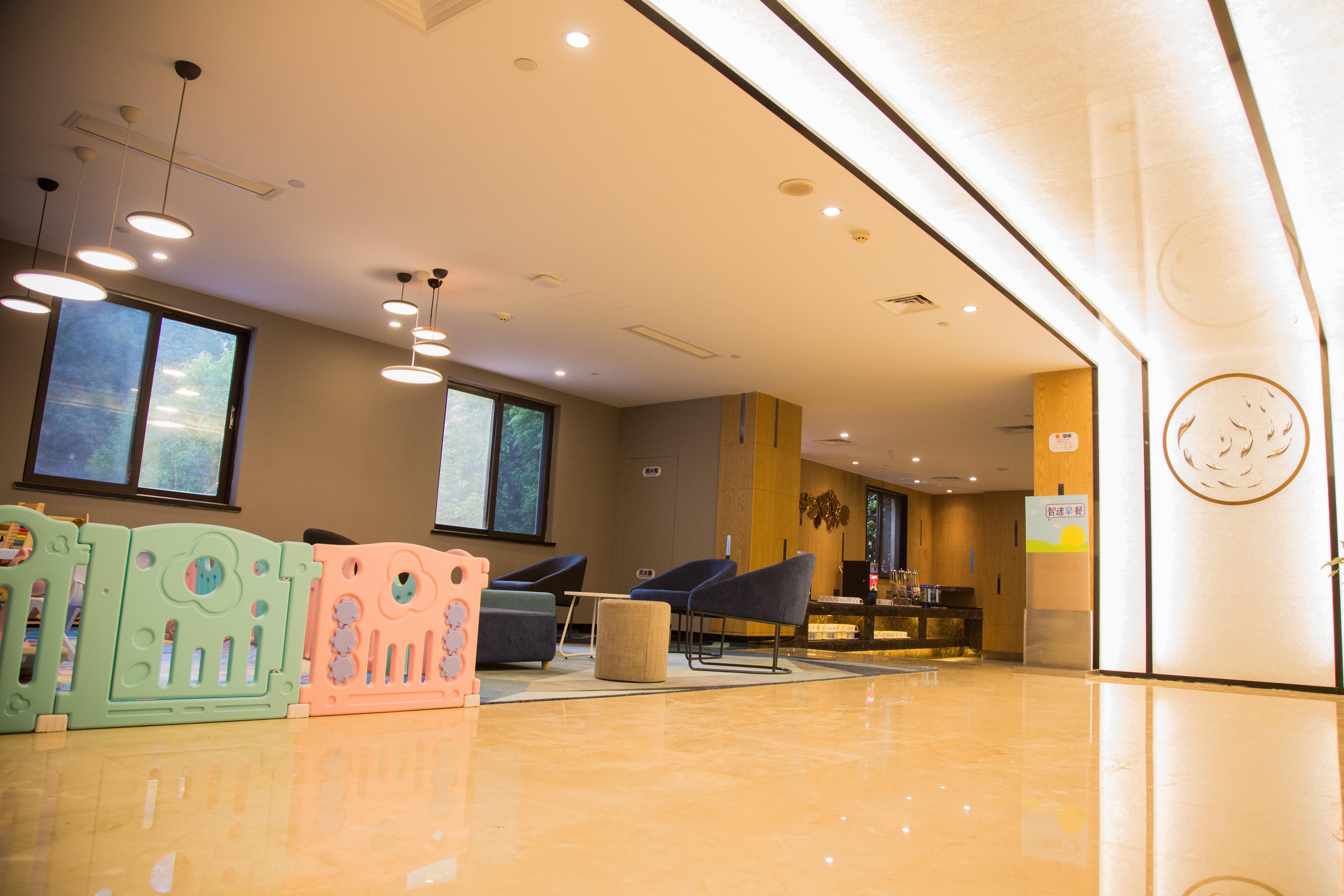 Holiday Inn Express Nanjing Xuanwu Lake By Ihg Buitenkant foto